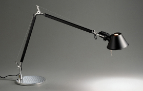 Tolomeo Table - Mit Tischfuß, Klemme, Schraubbefestigung oder fest installierter Montageplatte