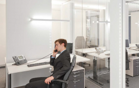 Glas-Akustiksystem - Glas-Raumteiler mit Schallschutzelementen