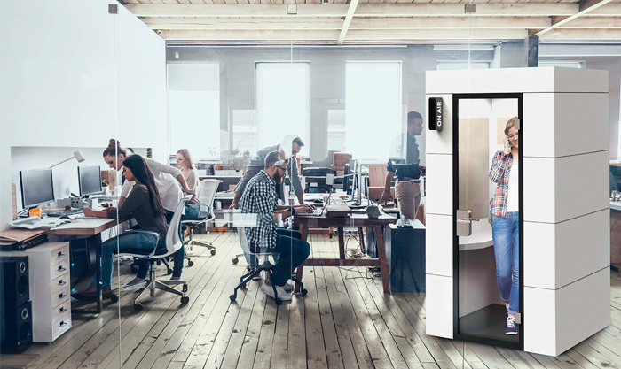 <p>Die Telefonzelle ist wieder da!</p>